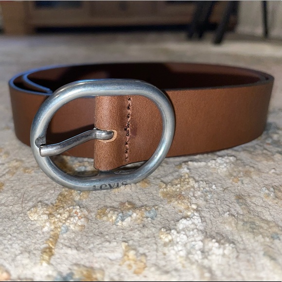 Brown Levi’s belt - Picture 1 of 3
